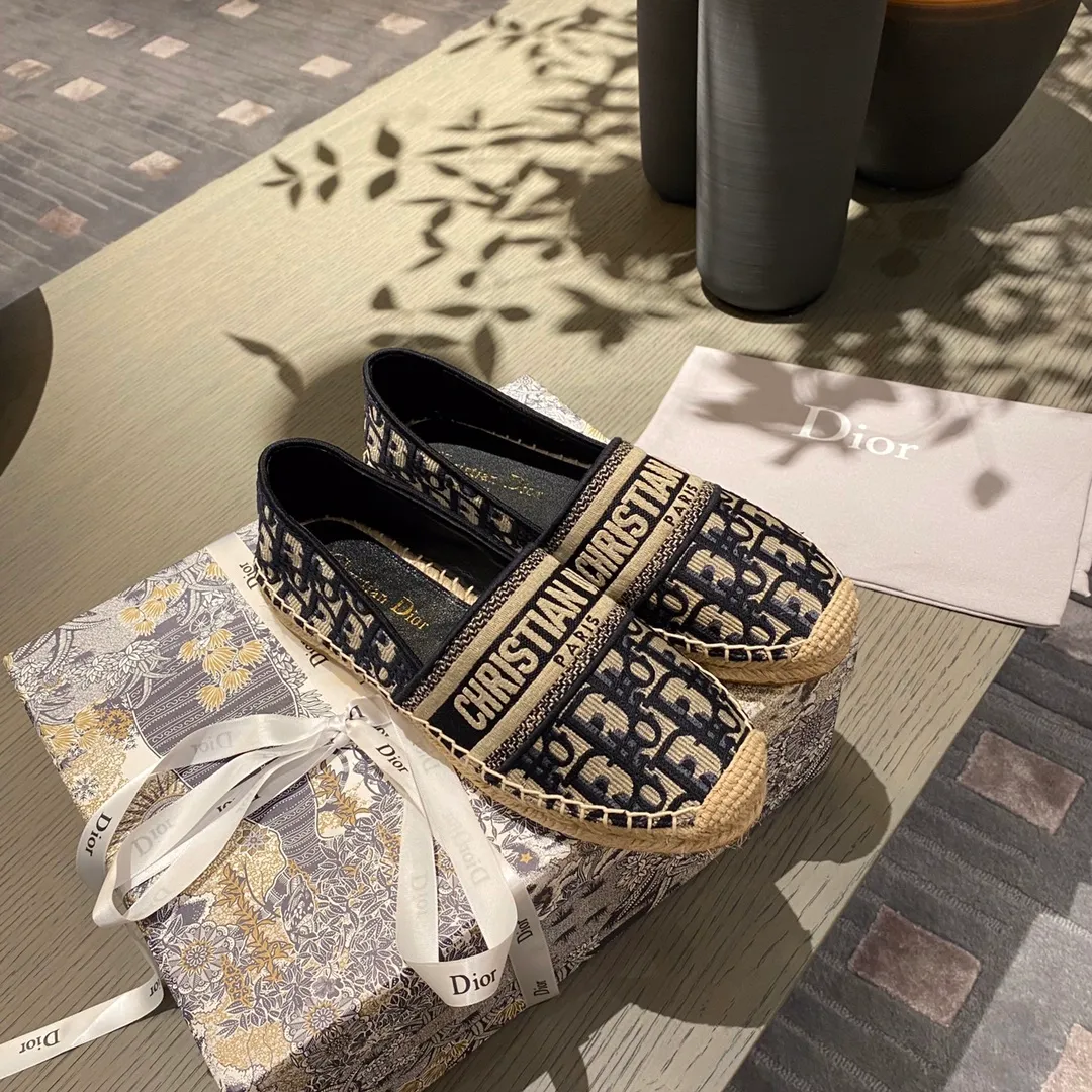 👟👟Ex-factory price 440👟👟 Women's shoes Women's clothing Dior Dior—2ssGranville 3D three-dimensional embroidered straw fisherman's shoes • Quality, original 🎁 gift box packaging • Imported 3D three-dimensional embroidered presbyopia logo • Purely handmade hemp rope weaving • Size: 35-39 (40 customized) • Lucky five-pointed star rubber outsole • Fisherman's shoes